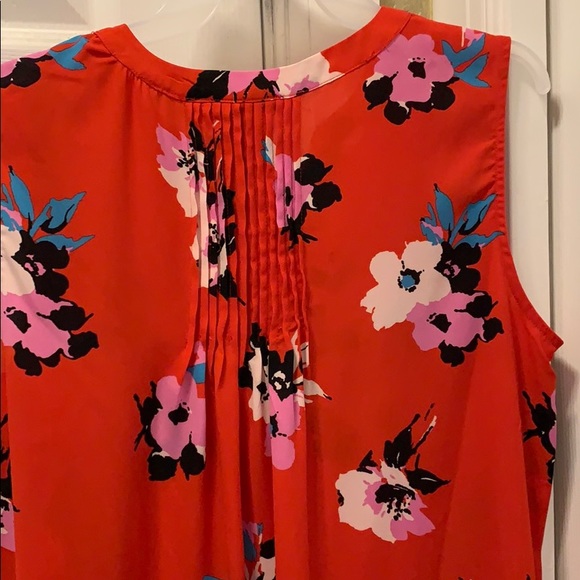 Chelsea & Theodore Sleeveless Blouse - Picture 4 of 6